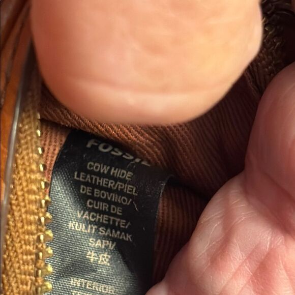 Fossil Tan Cow Hide soft Leather Clutch/Wristlet/Wallet.  Priced to sell - Picture 4 of 9